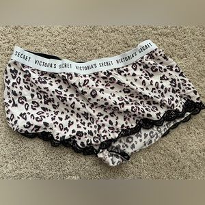 Victoria Secret Women’s Pink Leopard Boxer Size Medium